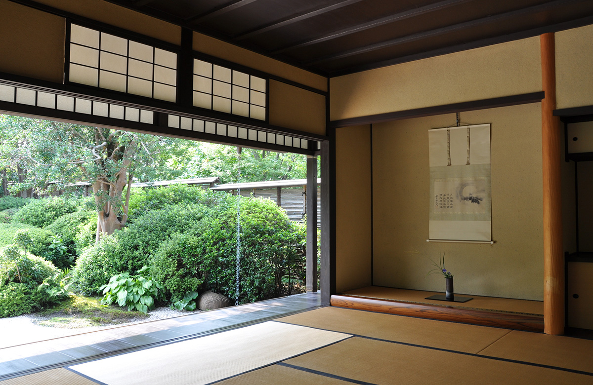 床の間に花を飾る | 欲しかった暮らしラボ